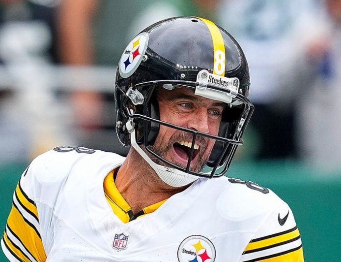 Aaron Rodgers torches former Jets team with 4 touchdowns in Steelers debut victory