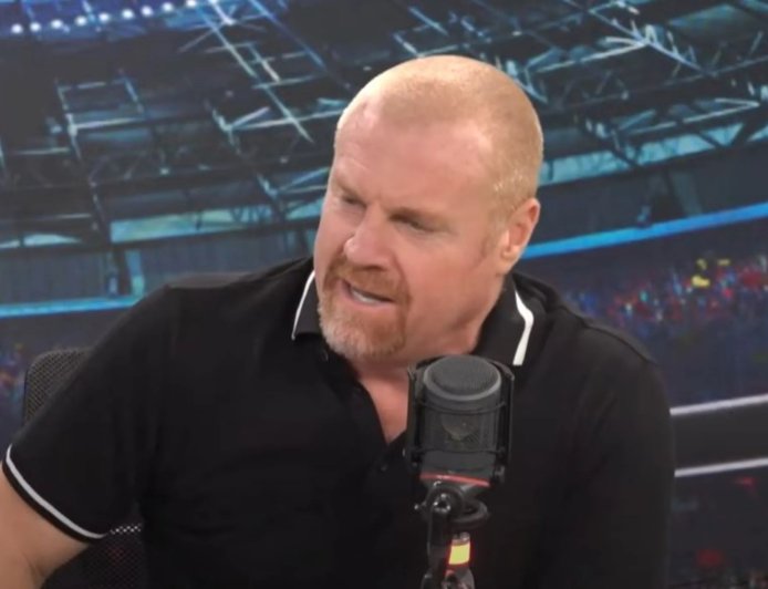 Sean Dyche bizarrely signed ex-Liverpool striker after conversation at Isle of Wight festival