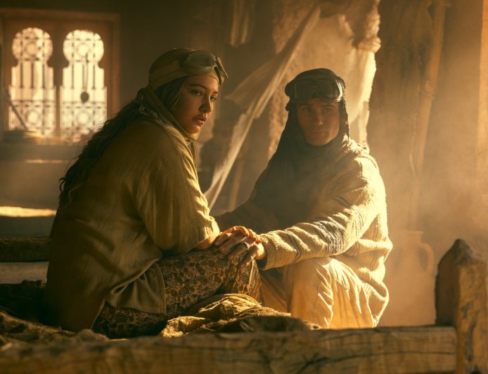 Madelyn Cline Teases Filming Sarah's Pregnancy in ‘Outer Banks’ Season 5