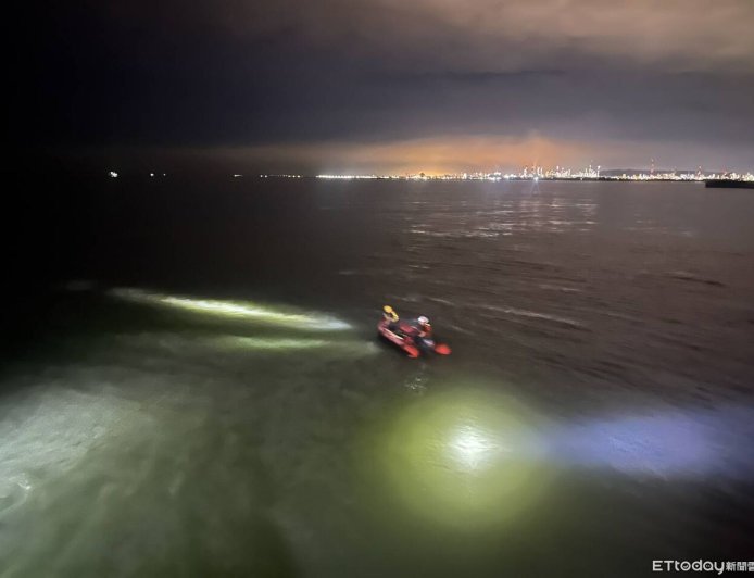 勇警跳海救一家四口「雙腿詭發黑」名醫搖頭！乩童：你擋了抓交替