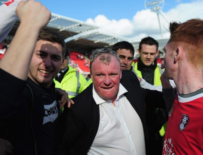 EFL cult hero shows off incredible 40kg weight loss after stunning fitness journey