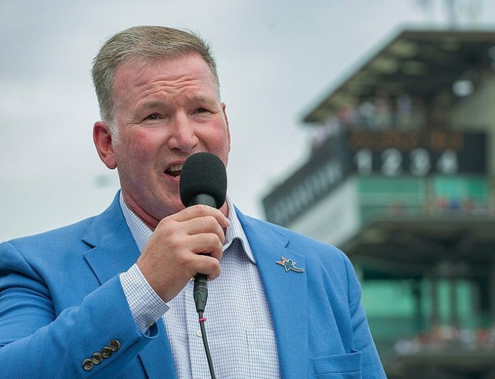 Singer Jim Cornelison treats NFL fans to epic national anthem performance before Bears-Vikings game