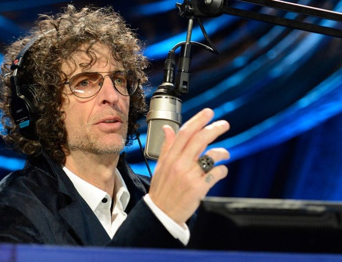 Stern tricks outlets into reporting he quit SiriusXM with Andy Cohen prank