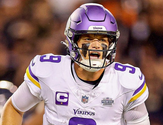 Vikings' JJ McCarthy delivers stunning comeback victory in first NFL start against Bears