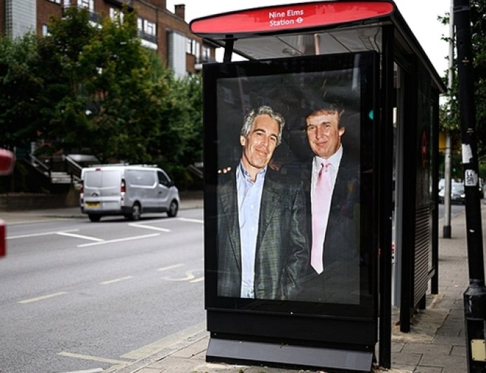 美国民主党人公开“特朗普给爱泼斯坦的庆生信”，克林顿也在文件中