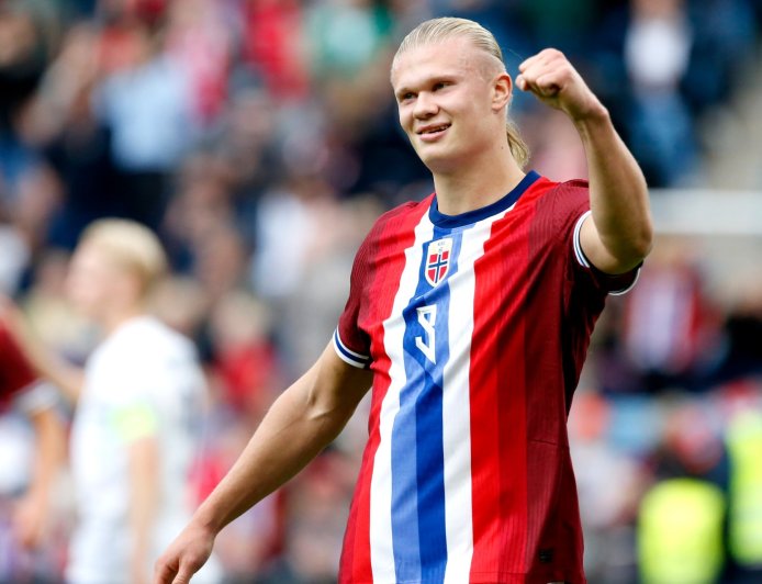 Man United sent ominous warning as Erling Haaland goes berserk on international duty