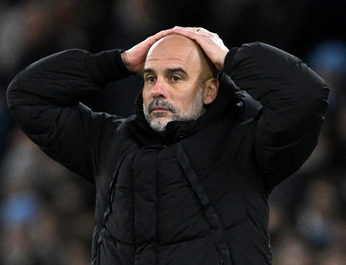 Man City forward clutches his knee before hobbling off to spark injury fears