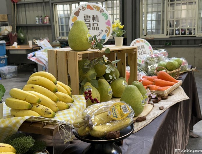 雲林良品啟航！文旦、香蕉裝櫃新加坡　展現台灣農產國際競爭力