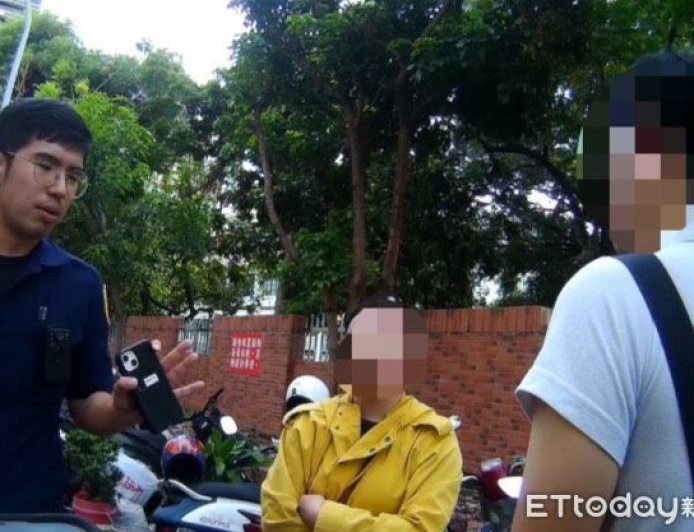 相差19歲！高雄火爆女「怒揪男友衣領」街頭拉扯　警通知家防中心