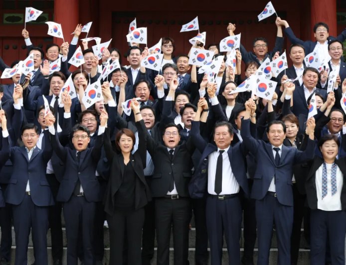 李在明上台后,韩国“新右派”会在史观之争中落败吗?
