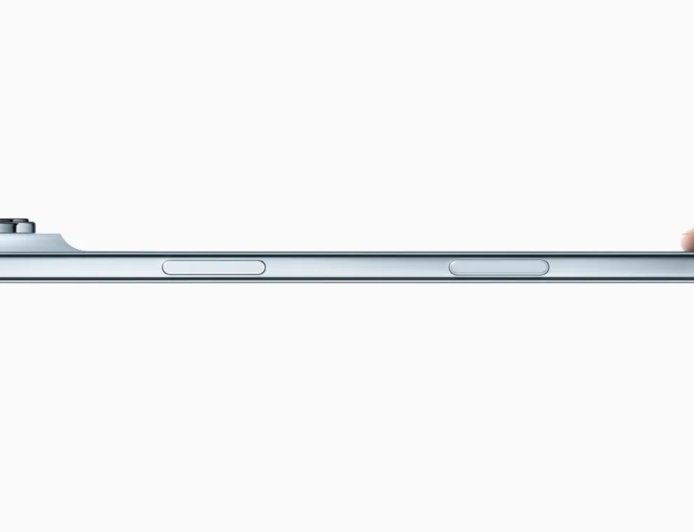苹果 CEO 库克谈 iPhone Air,拿在手中轻得像要“飘走”