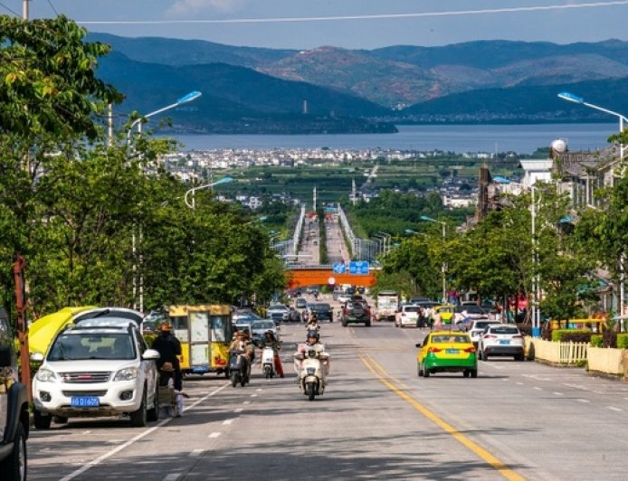 地方新闻精选 | 大理整治苍洱大道群聚路面旅拍乱象 鹤岗矿业6名被困人员全部获救