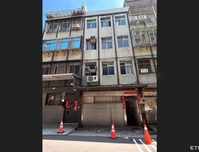 快訊／新北男修電視線路4樓墜落　碰2樓雨遮再墜地...奇蹟僅輕傷