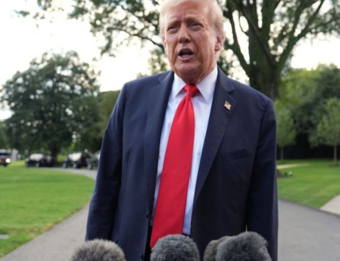 唐纳德·特朗普敦促北约国家在美国制裁前停止购买俄罗斯石油