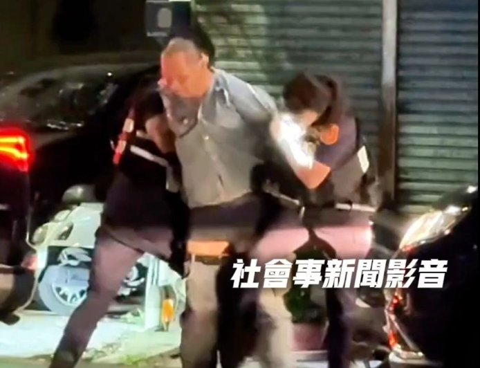雲林壯男詭異衝撞路邊車!男、女警合力壓制 搜出二級毒品