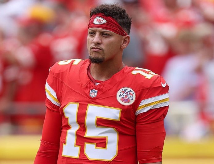 Patrick Mahomes hits career-first milestone no quarterback wants in loss to Eagles
