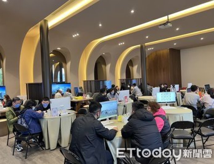 預售案場來人回升5成　代銷：政府挺首購房市漸解凍