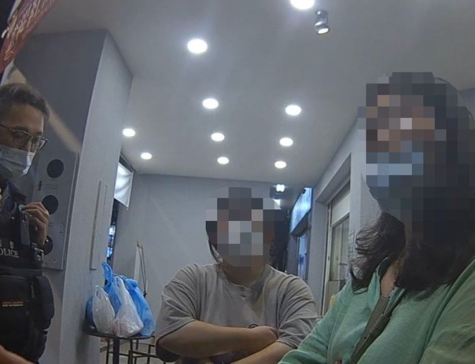 買飲料險出事!她喊「借過」被認超派 35歲媽護女兒怒報警