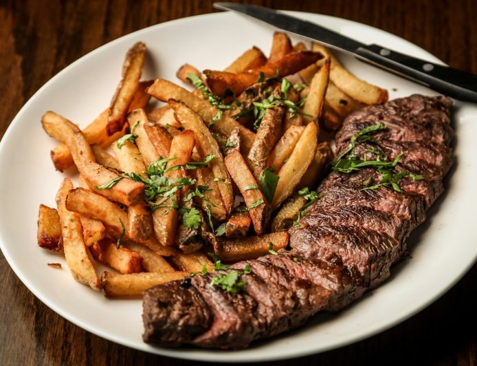 飲控吃「作弊餐」重啟代謝開關　營養師傳授４招教你不發胖