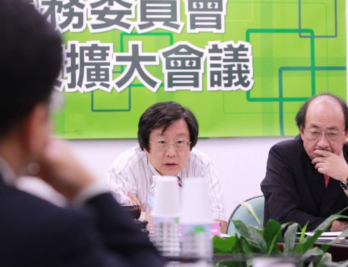 民進黨提前備戰2026年　邱義仁盼縣市首長農曆年前完成提名