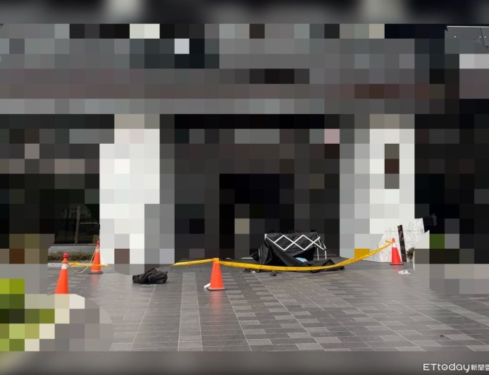 快訊／高雄驚傳死亡案！社區大樓1人墜落　男慘死大門出入口