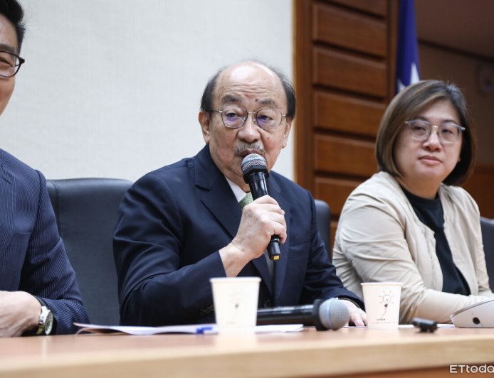 逼宮失敗！柯建銘保住大位　林濁水：總召勝、總統+民進黨敗