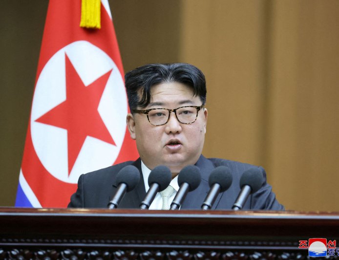 北韓「敵對兩國論」納入憲法?最高人民會議登場 金正恩發言受矚