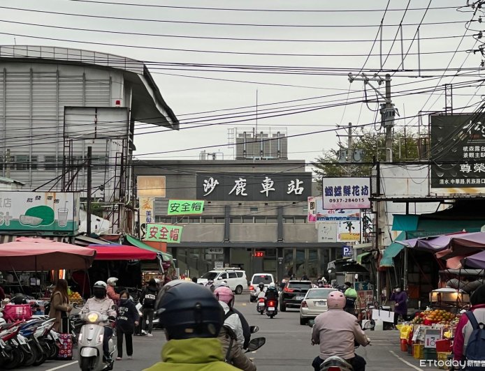 沙鹿車站2男吵架！莽男車上取刀「四處找人」揮砍　釀傷判拘役