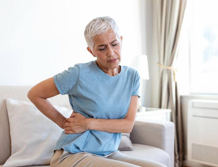 一個彎腰就骨折？醫師提醒：骨質疏鬆是沉默的骨骼小偷