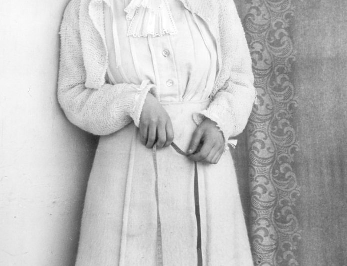 王一笑读索德格朗的诗｜从风信子女孩到“太阳的女儿”