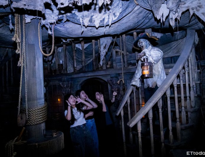 義大世界迎萬聖月！「5D鬼船」驚嚇升級　AI換臉秒變鬼片主角　