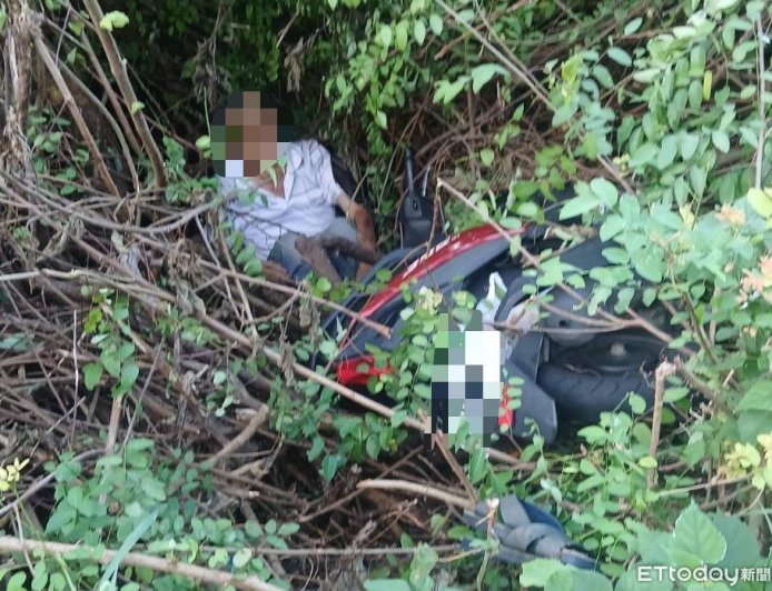 高雄翁柴山騎車自摔 人車卡3米山溝!手腳擦挫傷送醫