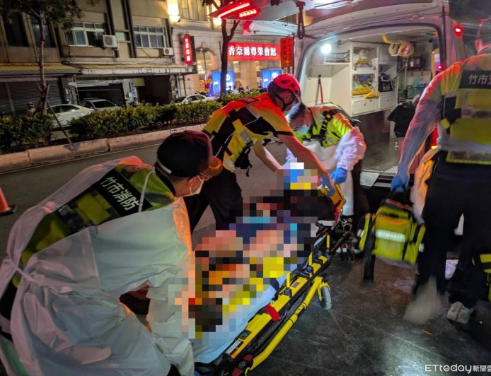 快訊/竹市嚴重車禍!轎車逆向撞工地2死2傷 駕駛不見了