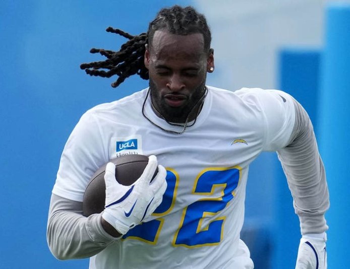 Chargers' Najee Harris suffers gruesome injury in game vs Broncos