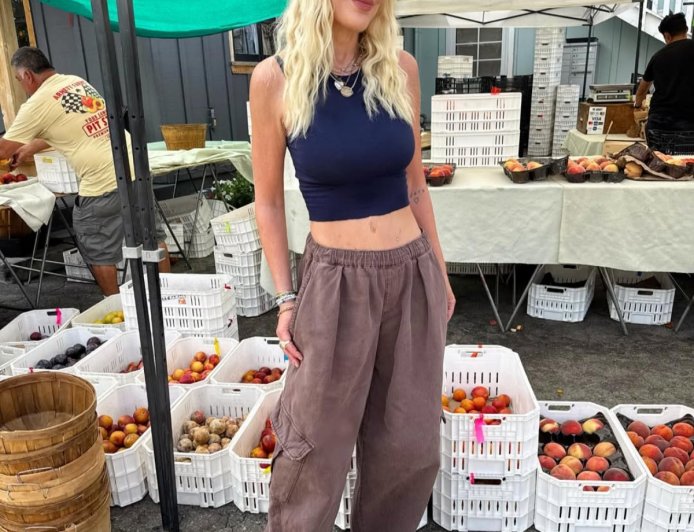 Tori Spelling Recalls Going on a Date With ‘Intelligent’ Charlie Sheen