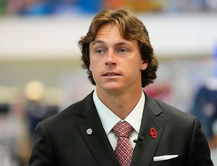 Oklahoma quarterback John Mateer to miss significant time after hand surgery