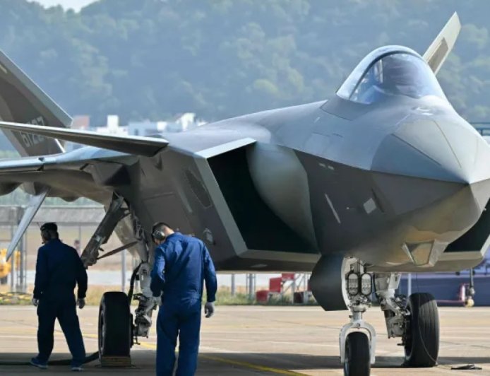 中国现在向公众展示其歼-20隐形战斗机的背后原因为何？