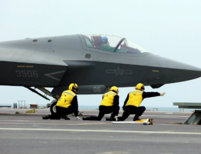 美媒：电磁弹射给福建舰带来的优势竟有这么多