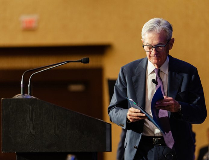 关税推高商品价格、为保就业而降息，鲍威尔最新讲话透露重要信息