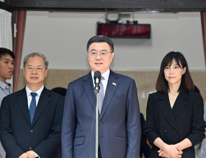 馬太鞍堰塞湖溢流風暴　黃國昌因陳駿季8月時說「沒有立即潰堤風險」要他下台