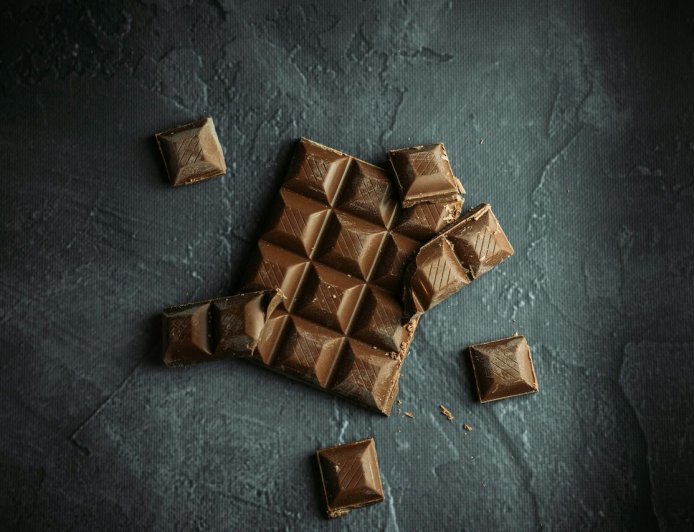 白髮狂冒？營養師教你補充「9大營養素」　讓黑髮長回來