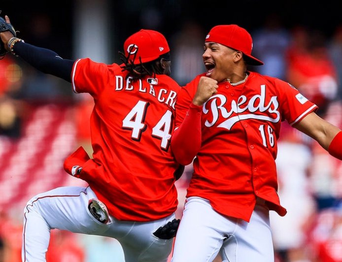 Reds star Noelvi Marte robs Pirates' Bryan Reynolds of homer in spectacular, game-saving grab