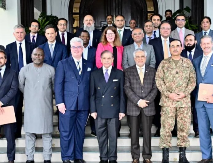 “战略握手”：巴基斯坦如何利用关键矿产来吸引特朗普