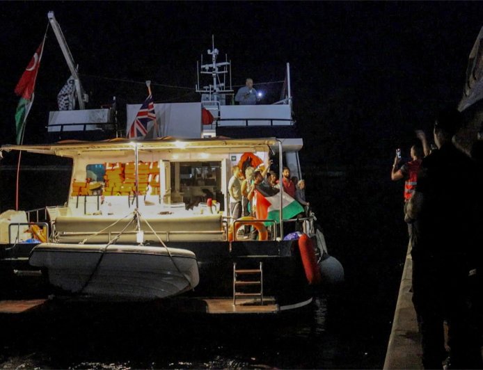 意大利、西班牙派遣海军舰艇保护遭无人机袭击的加沙船队