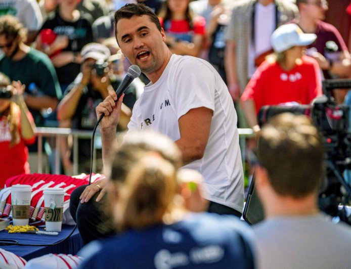 有意思，美国白右与白左互相学习，都学到了对方的“真传”……