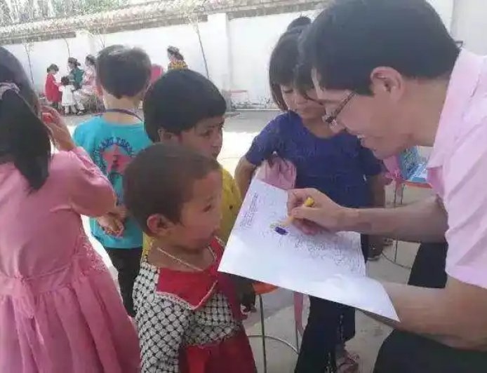 那些攻击新疆人权发展的，我愿意讲一讲我的故事