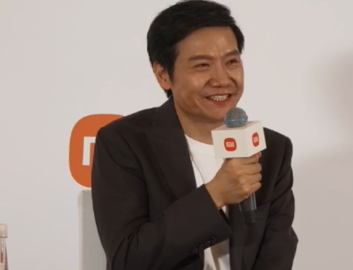 雷军：汽车市场很大，还远没到要相互比较的阶段里，不少车厂跟小米正在结盟和合作