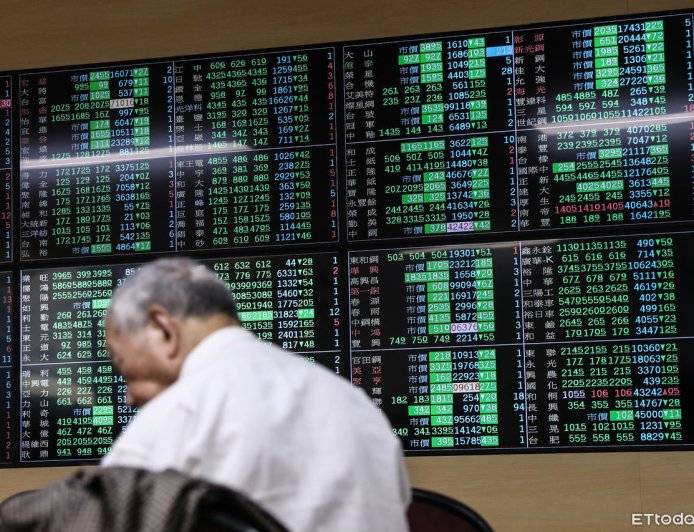 快訊／台積電跌10元至1310　台股下挫逾150點失守26000