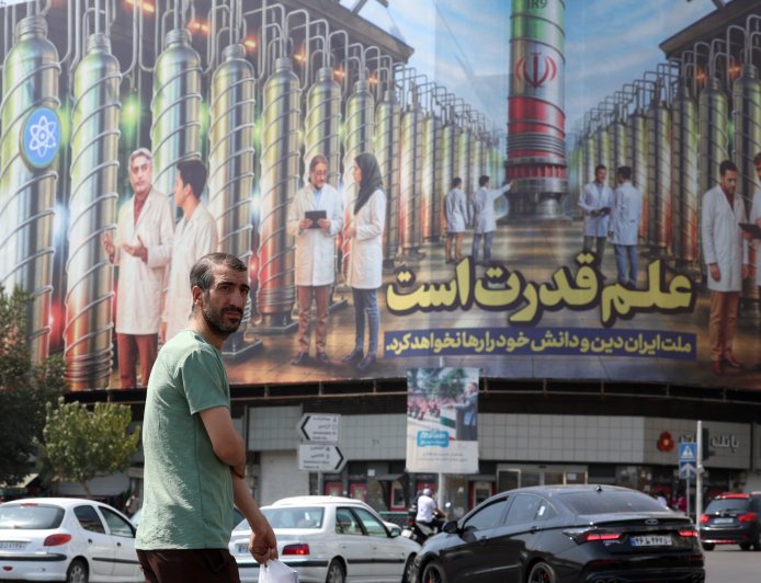 伊朗和俄罗斯签署价值250亿美元的核电站协议