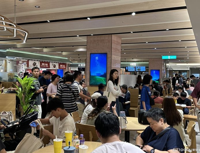 新光三越台中店開幕「1.5小時人潮破萬」　50萬滿額禮2小時就換光